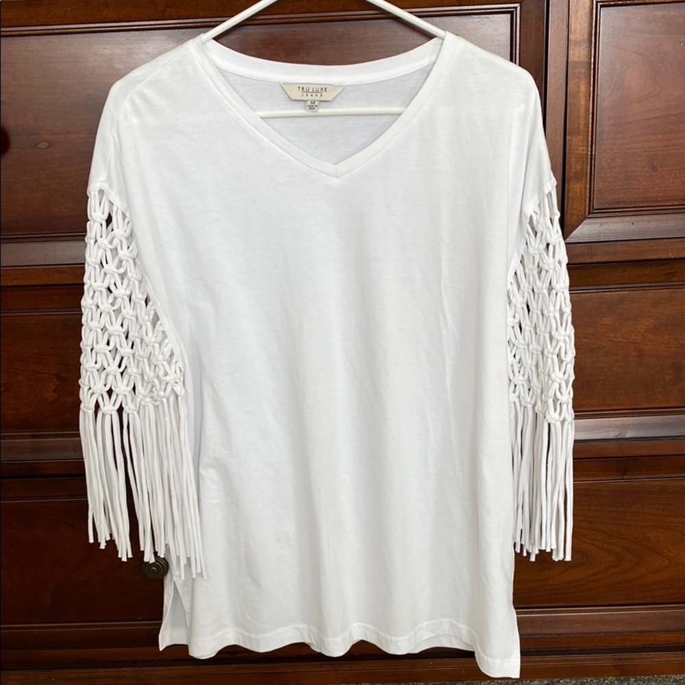 TRU LUXE JEANS white fringe T-shirt